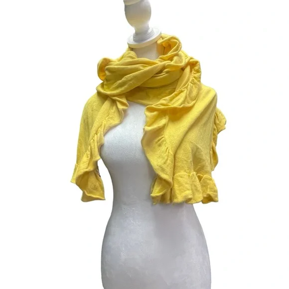 GAP. Angora Blend Scarf. Yellow. Soft and lovely. Dimensions: 41 x 11 inches - Picture 4 of 7